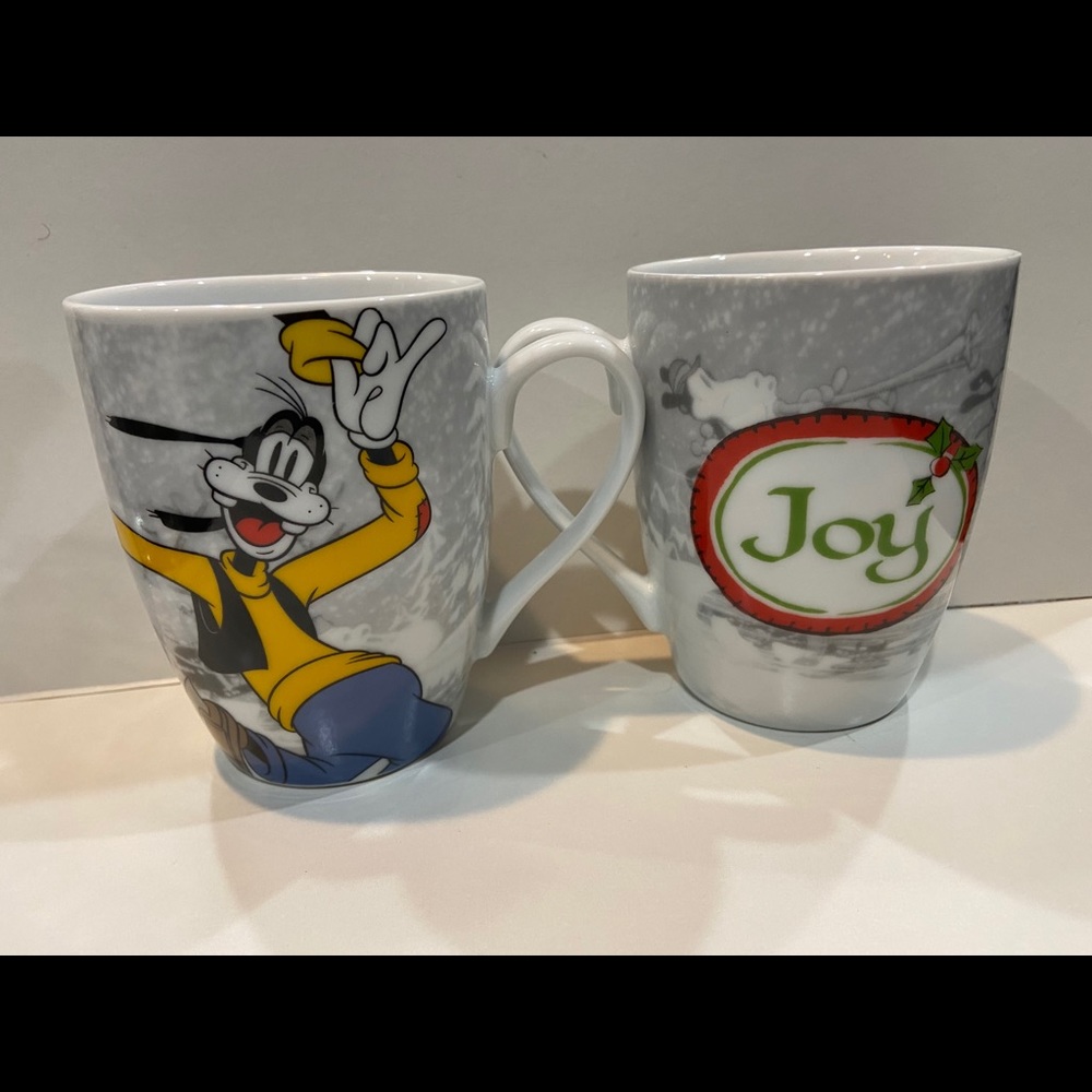 Goofy Christmas cups set of 2